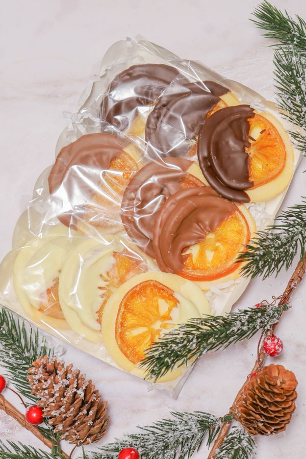 Набор апельсинов в шоколаде (микс), 9 штук в коробке.