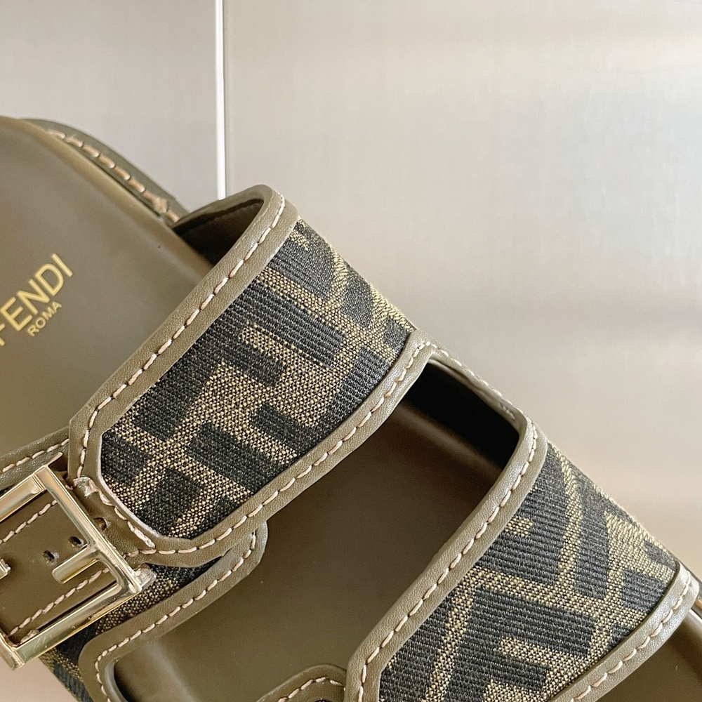 Fendi Feel Slides