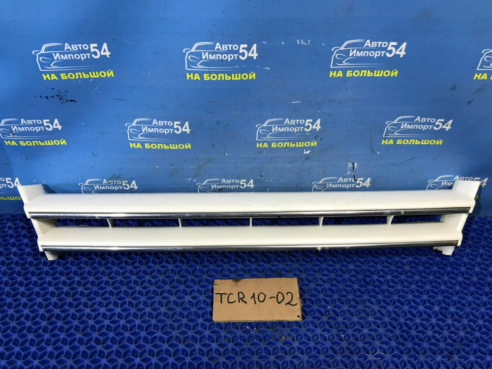 Решетка радиатора TOYOTA ESTIMA 1999