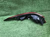 Фонарь правый внеш Toyota Camry xv70 17-нв галоген