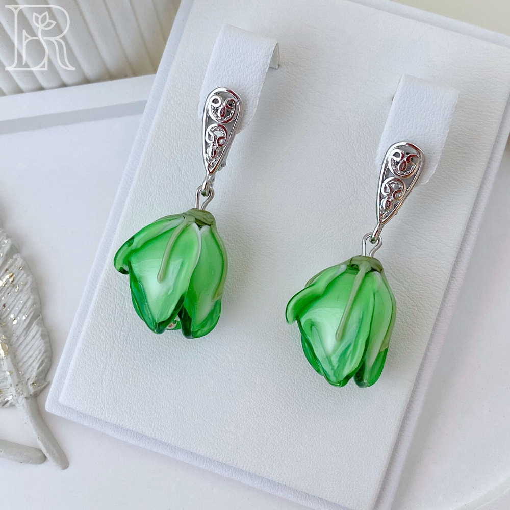 LEFIREL' Серьги серебряные женские "Тирия" с цветами из муранского стекла / ювелирные украшения из родированного серебра 925