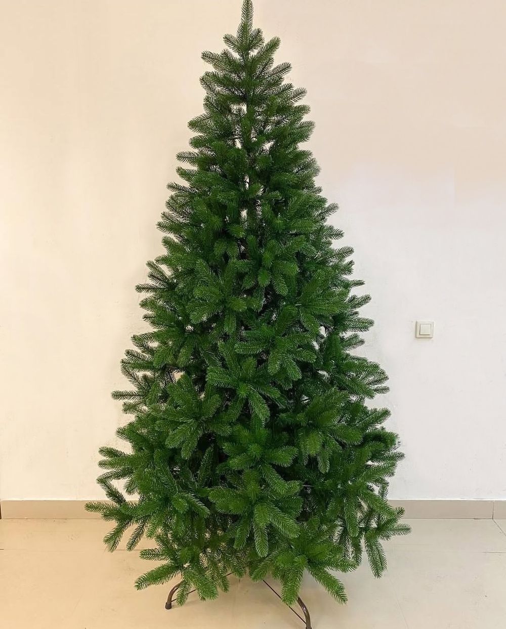 Елка с гирляндой встроенной «Русская Императрица» (Литая хвоя) 180 см / 1,8 м