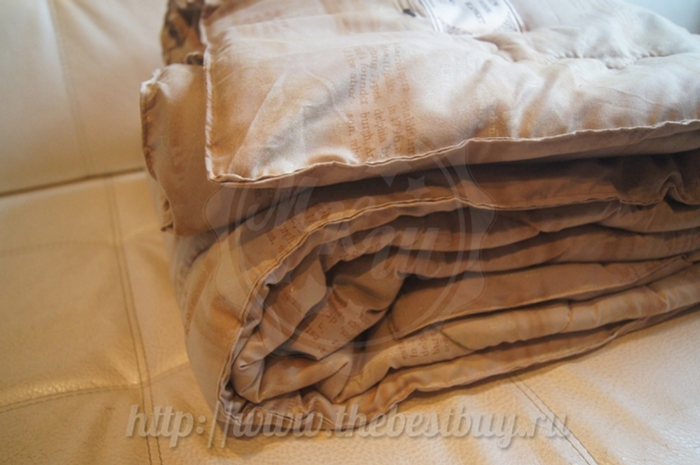 Одеяло стеганое со 100% верблюжьей шерстью 180x200 см. - бежевое