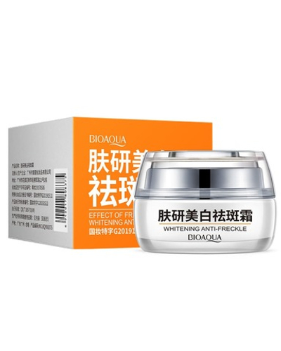 Отбеливающий крем для лица с клюквой, 30г