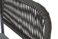 "Нуар" стул плетеный из роупа, каркас алюминий темно-серый (RAL7024) муар, роуп темно-серый круглый, ткань темно-серая 027