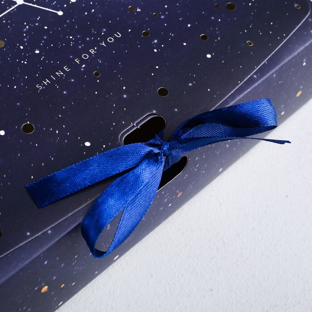 Коробка подарочная «Stars», 31 х 24.5 х 8 см