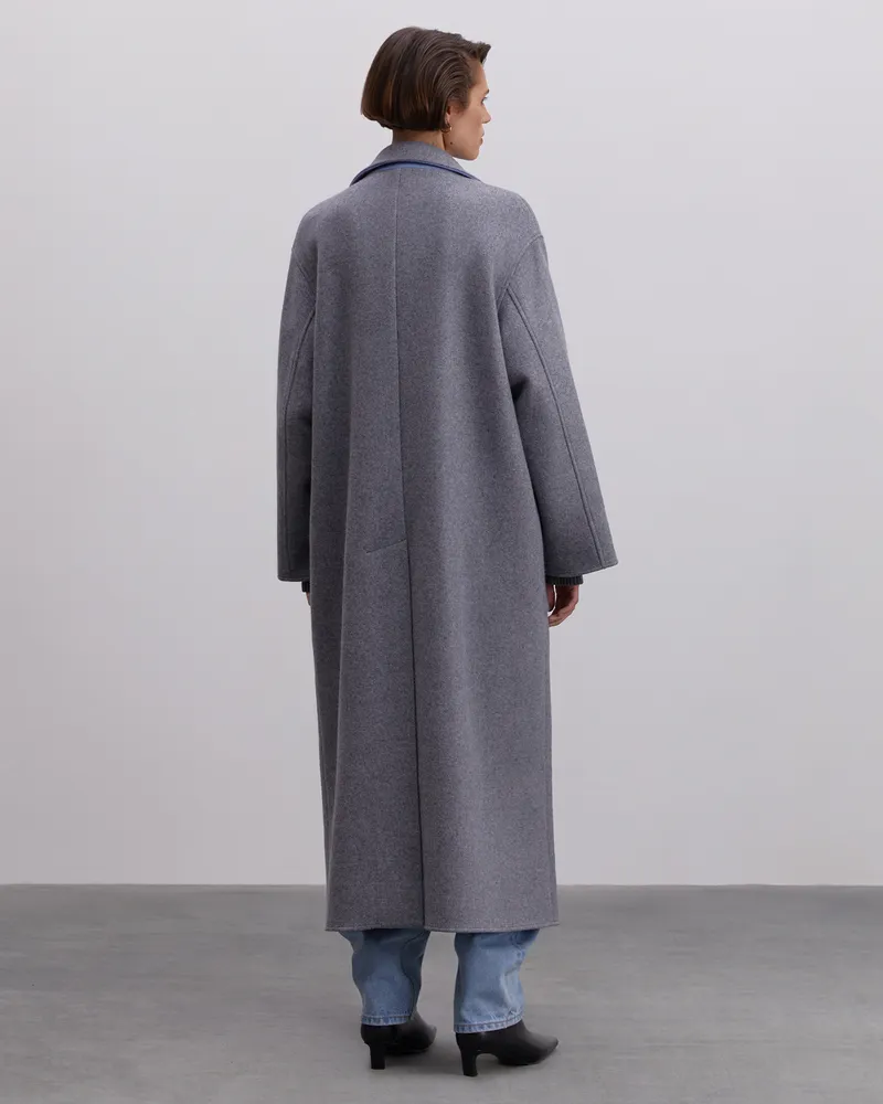 Серое шерстяное двубортное пальто