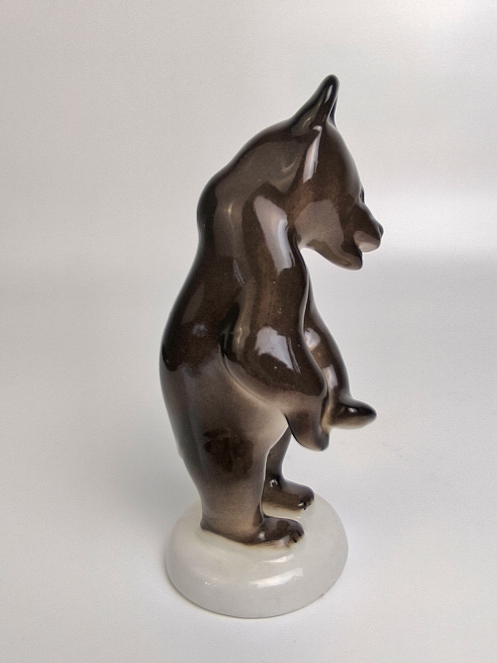 Фарфоровая статуэтка  "Медвежонок бурый стоящий" ЛФЗ