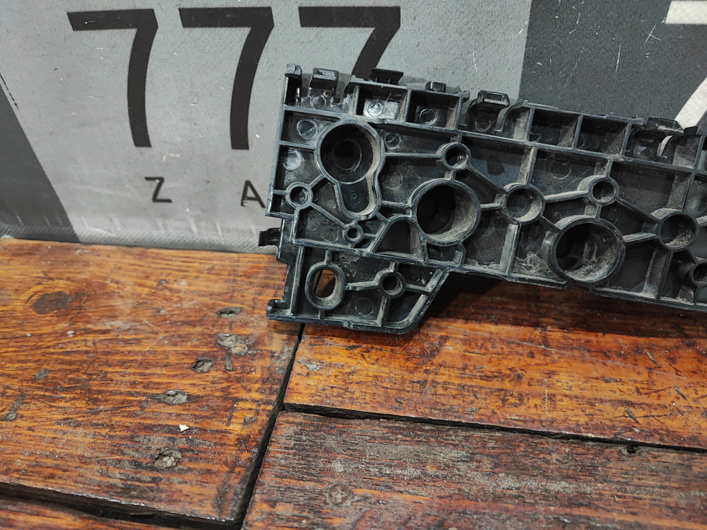 Кронштейн переднего бампера левый Haval Jolion 21-нв Б/У Оригинал 2803101XST01A