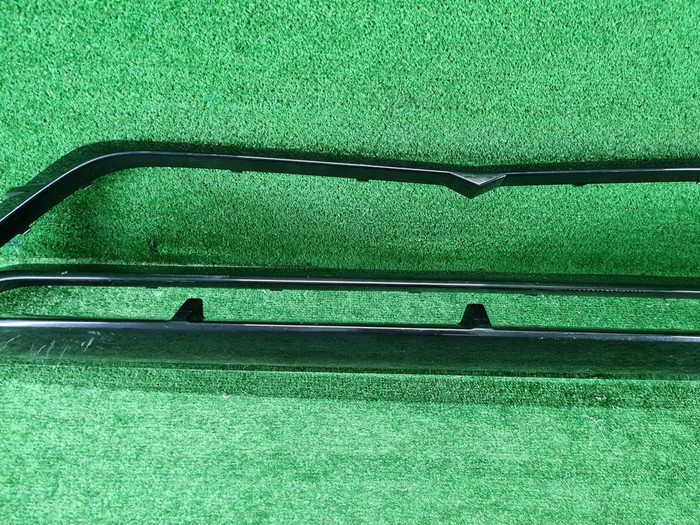 Накладка переднего бампера Genesis GV70 (2020-н.в)