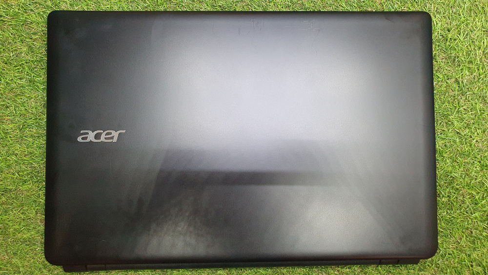 Ноутбук Acer i5/8Gb/R7 M265 2Gb