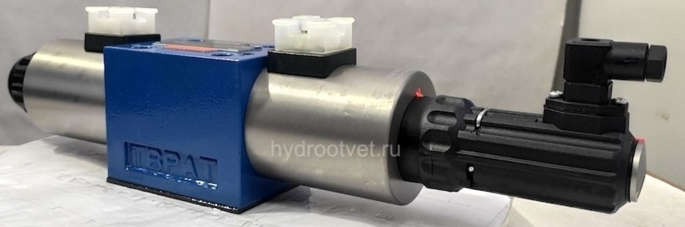 4WRE10E50-2X/G24K4/V - Пропорциональный распределитель с обратной связью по положению золотника без встроенной электроники Ду10, номинальный расход 50 л/мин, схема E