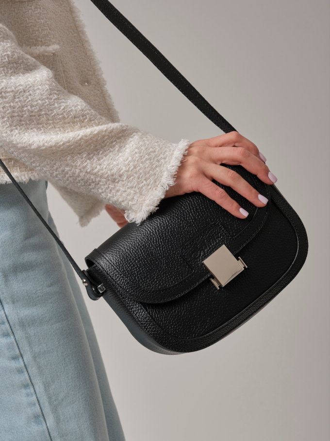 Сумка кожаная на плечо кросс-боди черная