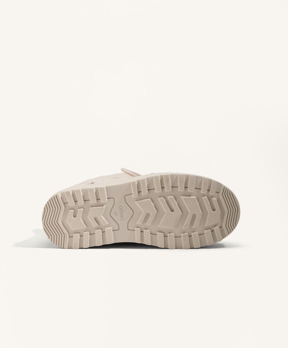 OYSHO Ботинки из искусственного меха и спилка на шнуровке, бежевый