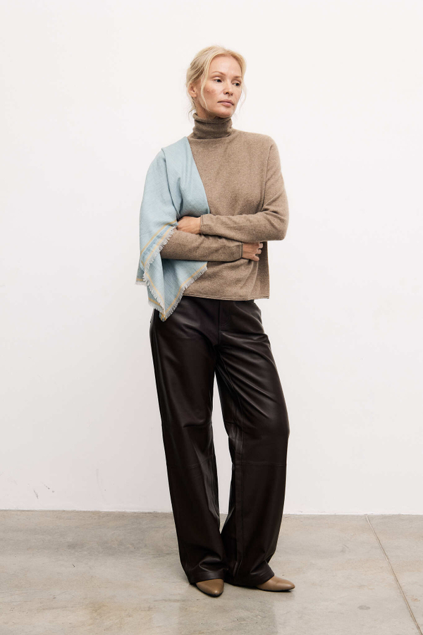 Stole cashmere sky blue color