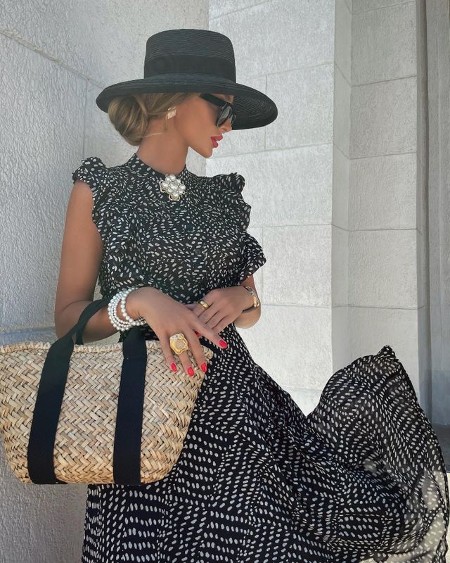 Платье с рюшами в мелкий горошек