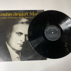 Винтажная виниловая пластинка LP Mozart Моцарт, Menuhin Иегуди Менухин Dirigiert Mozart (ГДР 1972)