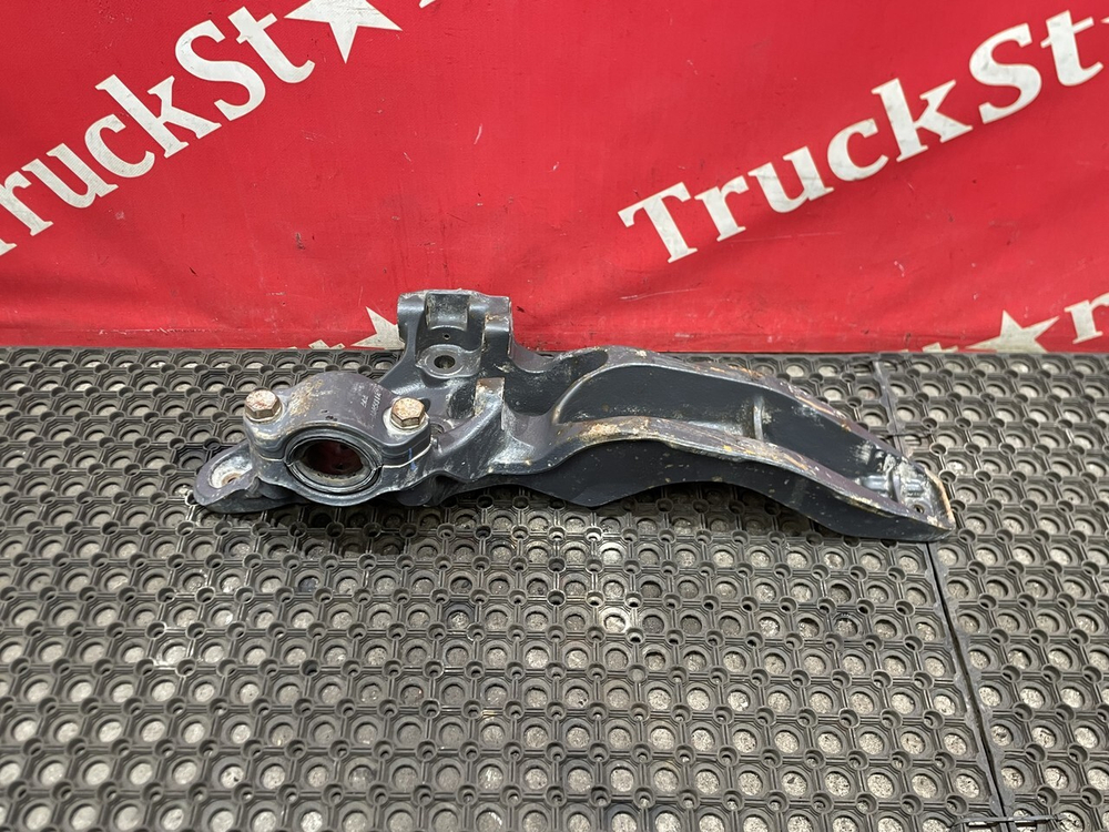 Кронштейн пневморессоры левый 2018 г.