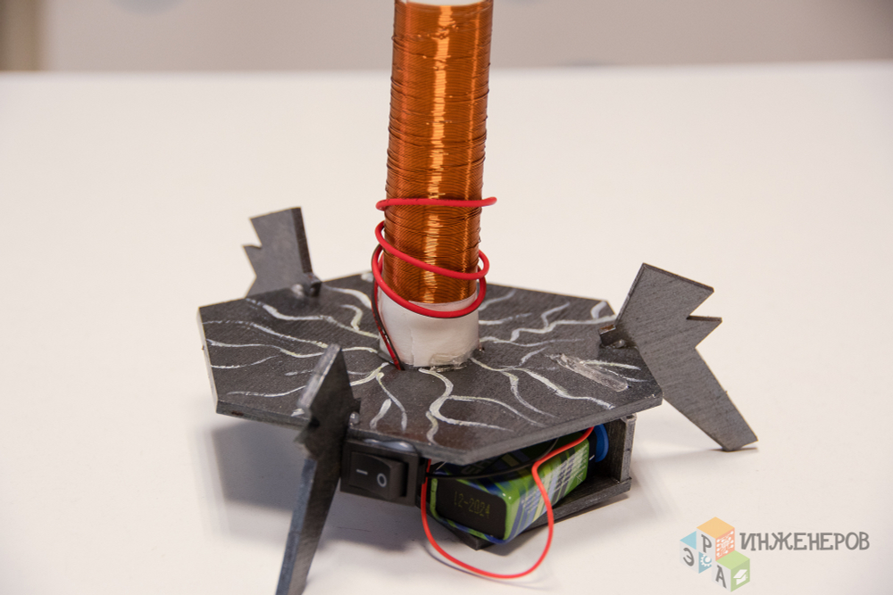 Набор "Эра Инженеров" ЛШИ НВБ МЛ Катушка Тесла