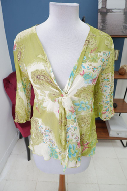 Блуза на запах 46 размер