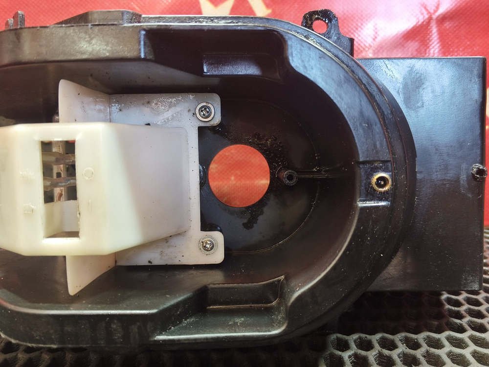 Бардачок верхней консоли 2022г