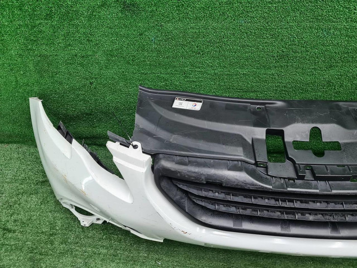 Бампер передний Peugeot 2008 (2013-2016)