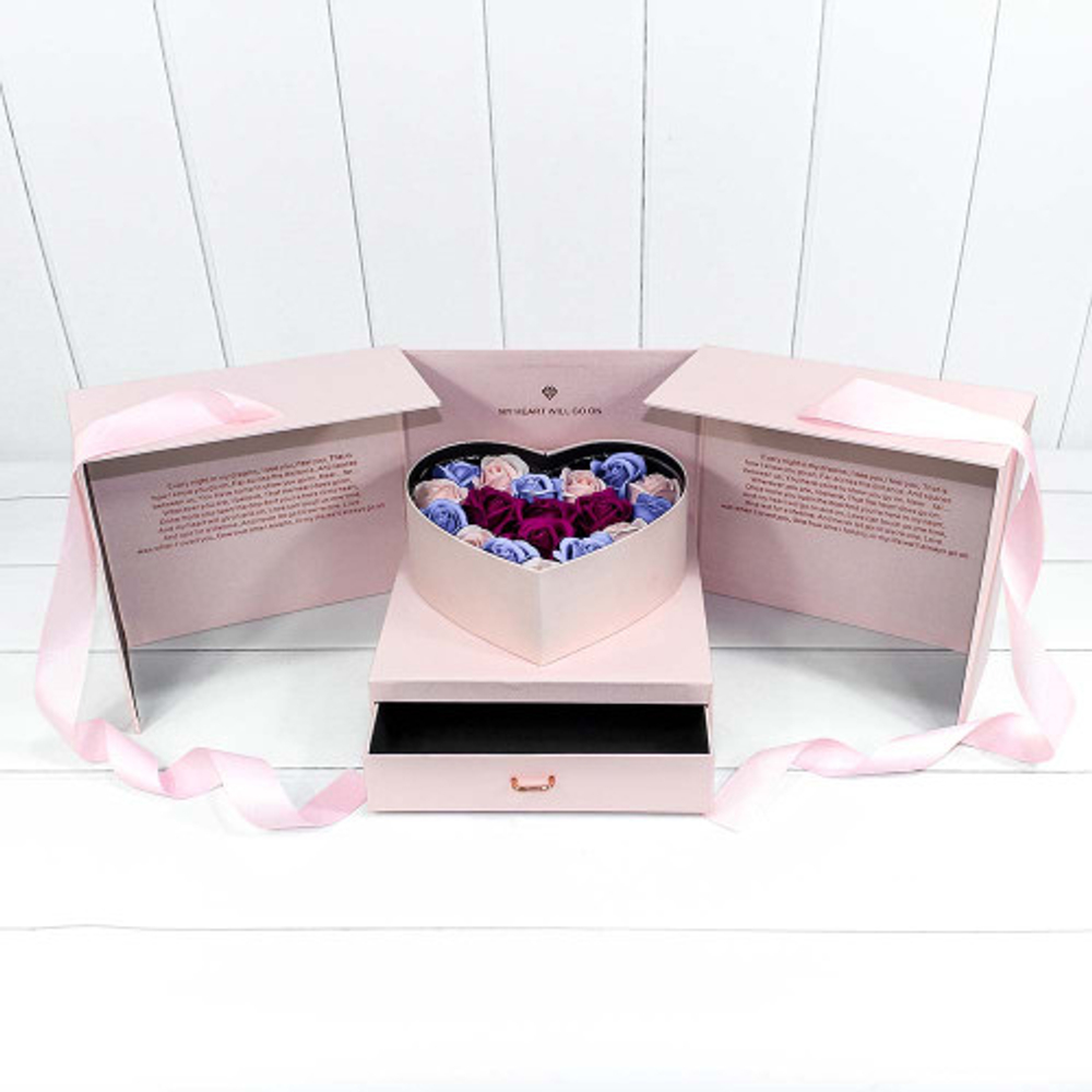 Коробка 21х21х18 см "Сюрприз" деревянная с атласной тканью (Розовый)