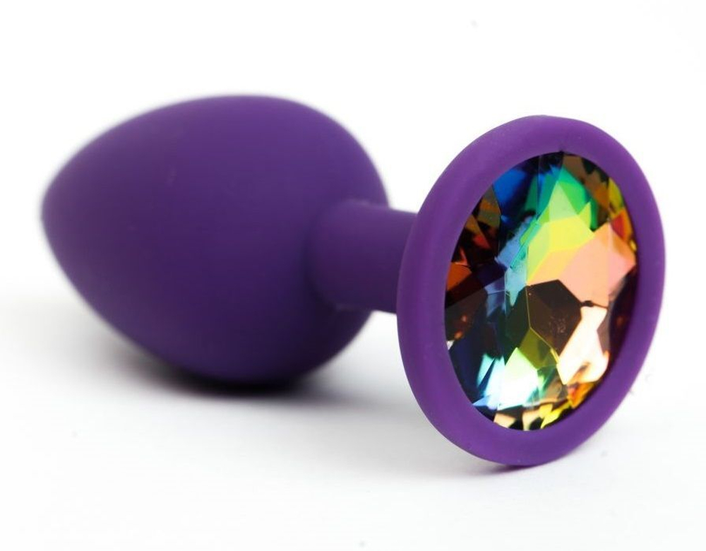 Фиолетовая анальная пробка с радужным стразом - 7,6 см. (Цвет: разноцветный)