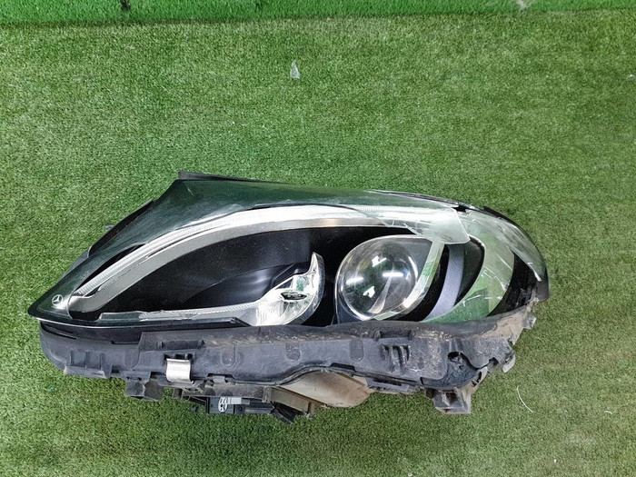 Битая Фара левая Mercedes C W205 (2014-2018) LED