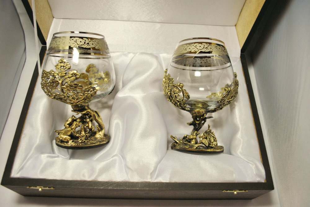 Набор из 2-х бокалов для коньяка "Три медведя" и "Охота на глухаря" (подарочный футляр)