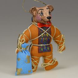 Ёлочная игрушка Медвежонок двухцветный с мешком
