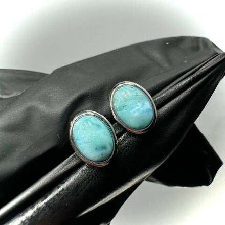 Серьги-пусеты из Ларимара