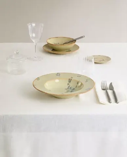 ZARA HOME ЛЬНЯНАЯ СКАТЕРТЬ С ВЫШИВКОЙ НА РОЖДЕСТВЕНСКУЮ ТЕМАТИКУ, БЕЛЫЙ