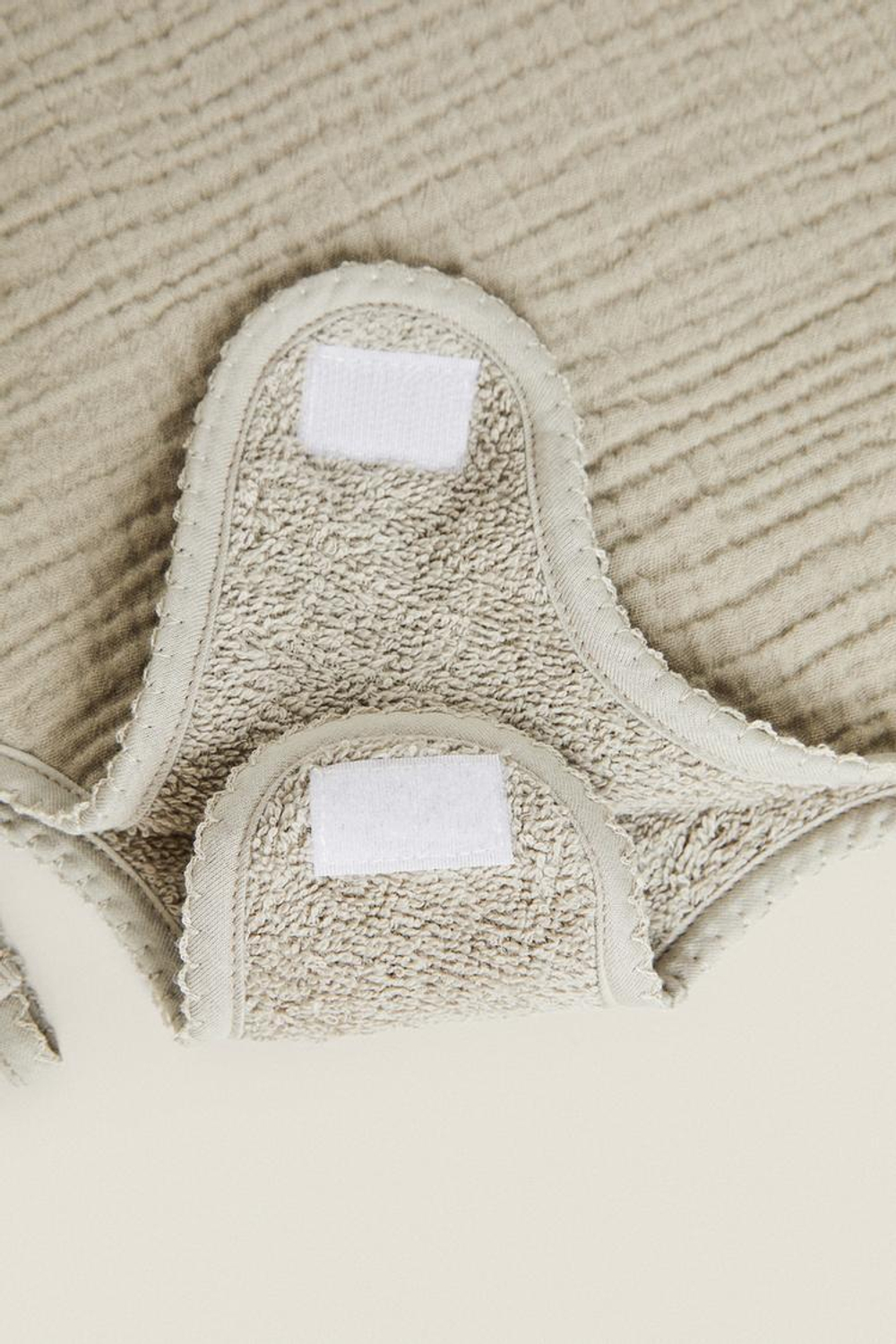 ZARA HOME ДЕТСКИЙ ХЛОПКОВЫЙ НАГРУДНИК, СЕРО-ЗЕЛЕНЫЙ