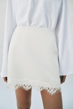 ZARA ЮБКА-ШОРТЫ С КРУЖЕВНЫМ НИЗОМ, ЭКРЮ