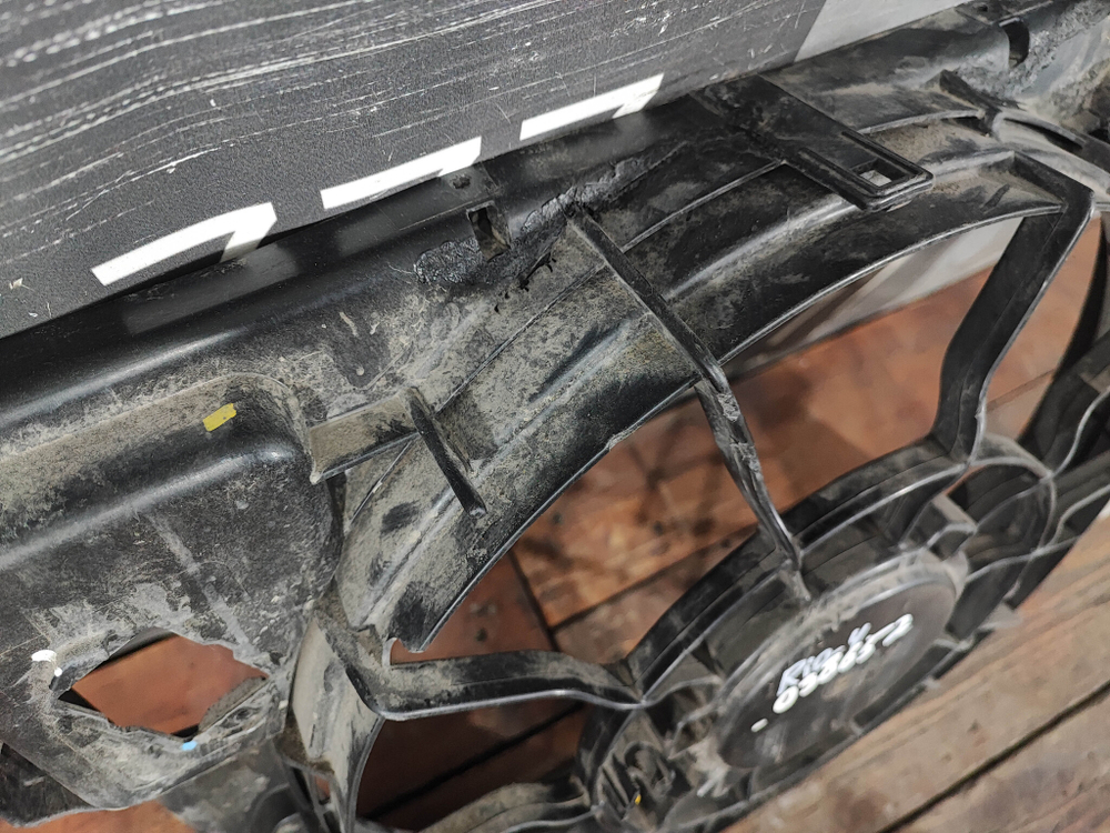 Диффузор вентилятора Hyundai Solaris 2 (HCR) 17-нв Б/У Оригинал 25350H8050