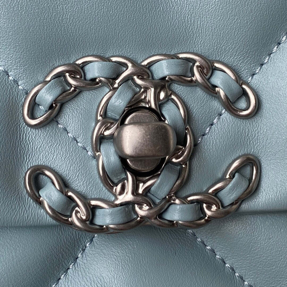 Chanel 19 26 cm