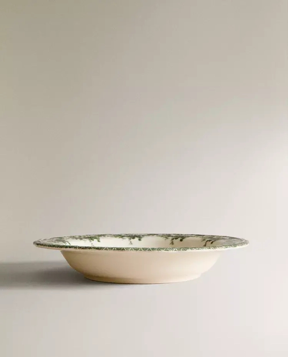ZARA HOME ГЛУБОКАЯ ТАРЕЛКА ИЗ ФАЯНСА С ЦВЕТОЧНЫМ УЗОРОМ, ОЛИВКОВЫЙ
