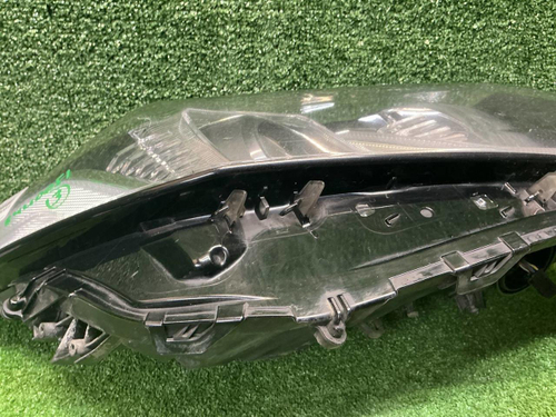 Фара правая Toyota Camry xv70 (2017-н.в.) LED