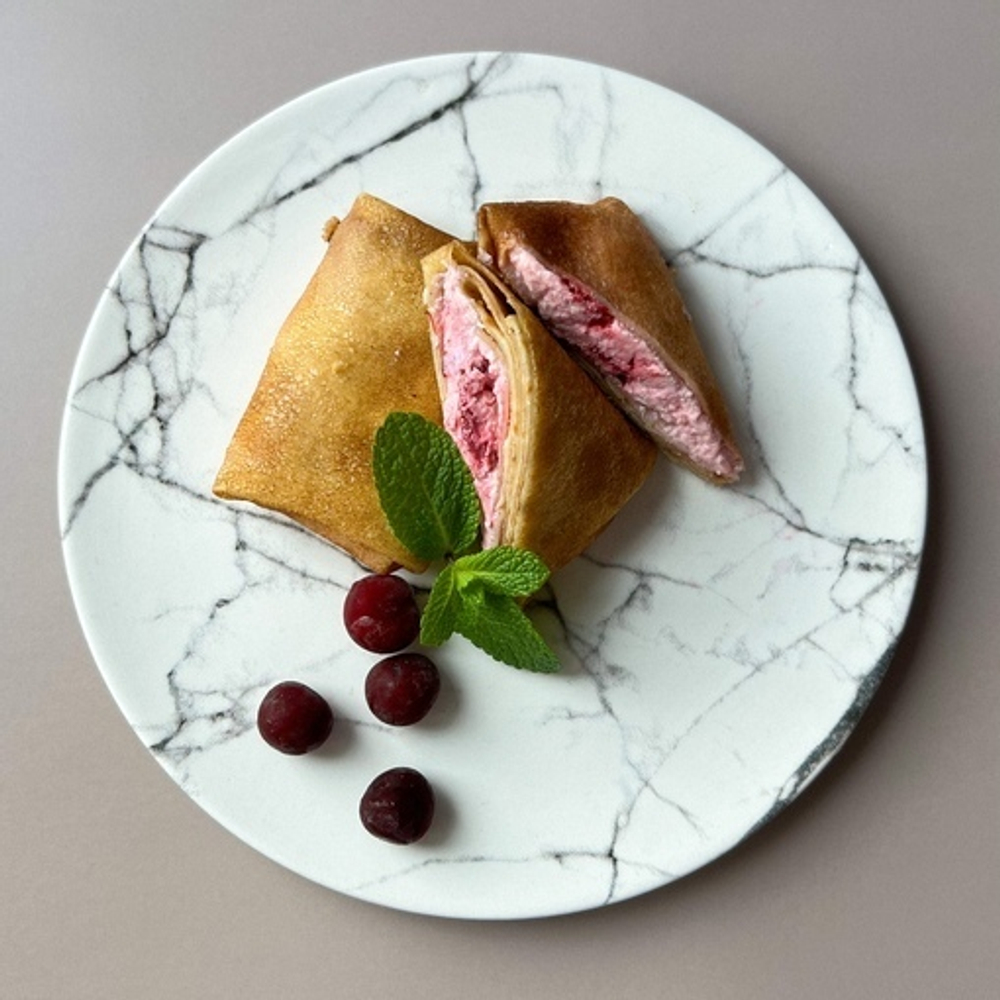 Блины с творогом и вишней 380 гр