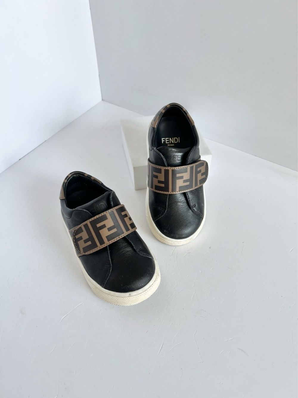 Кеды кожаные Fendi, 22