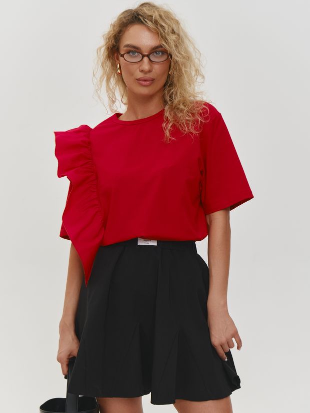 Футболка с воланом , красная