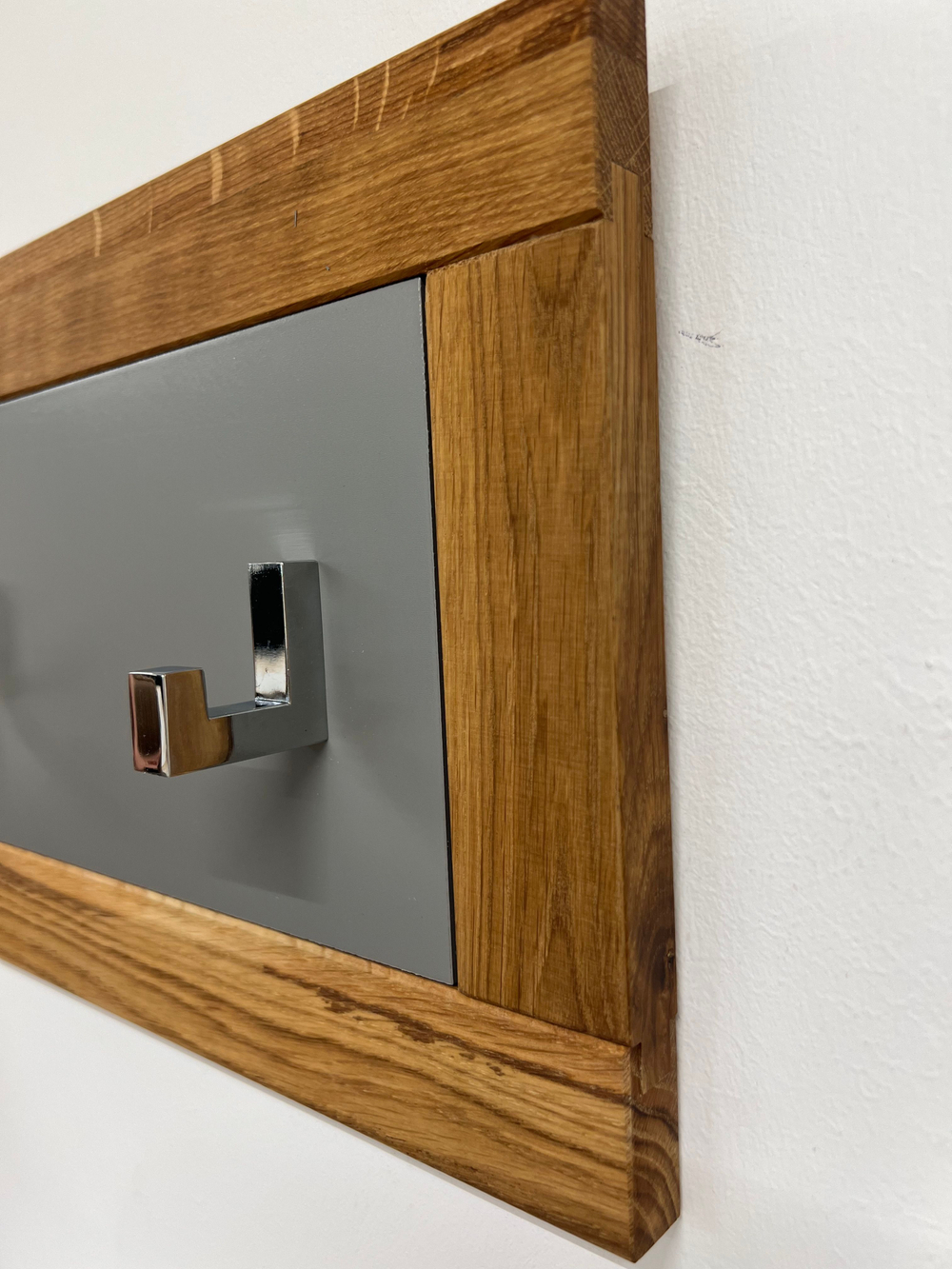 Вешалка настенная, 80х2х22, Кристиан, для одежды, в прихожей, для полотенец в ванную, массив дуба / МДФ, Dipriz