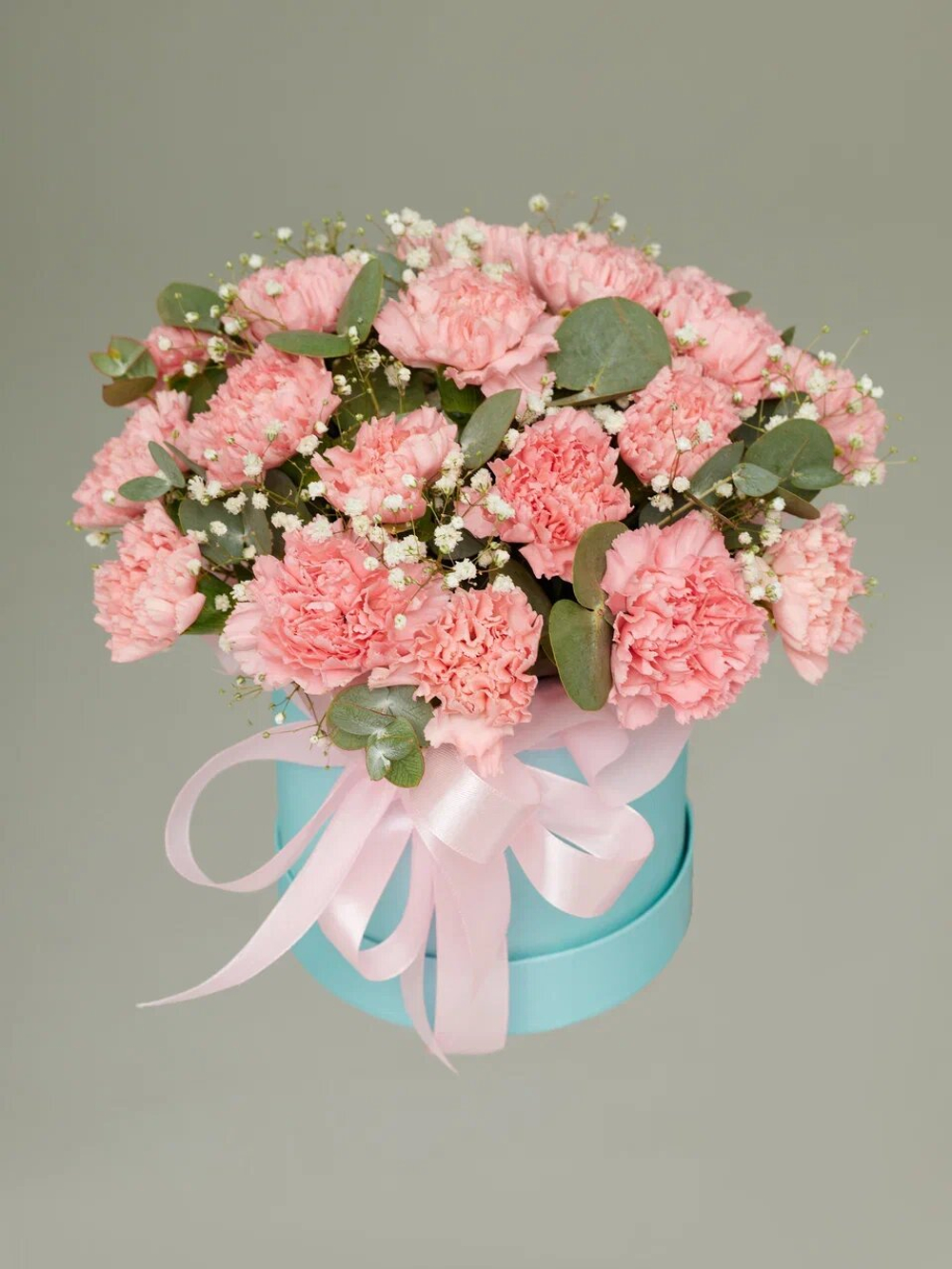 Композиция в коробке из свежих живых цветов Ароматный диантус, купить с доставкой