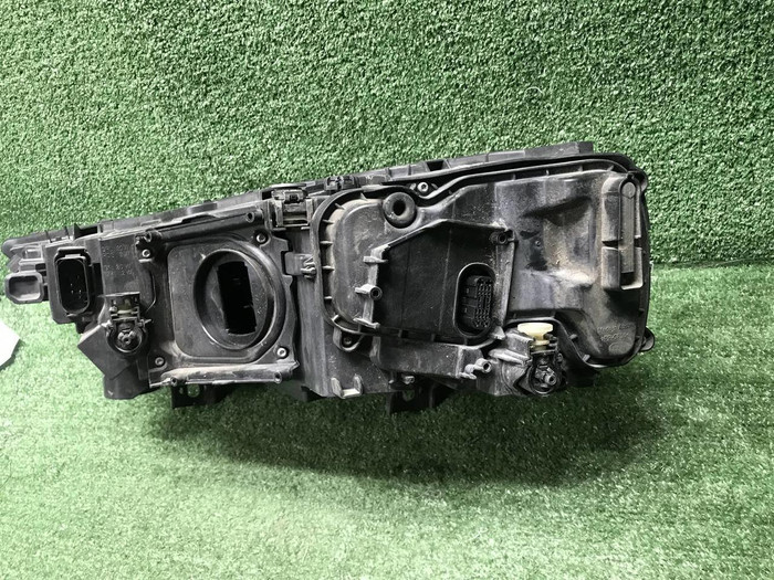 Фара правая Audi Q7 2 (2015-2019) LED