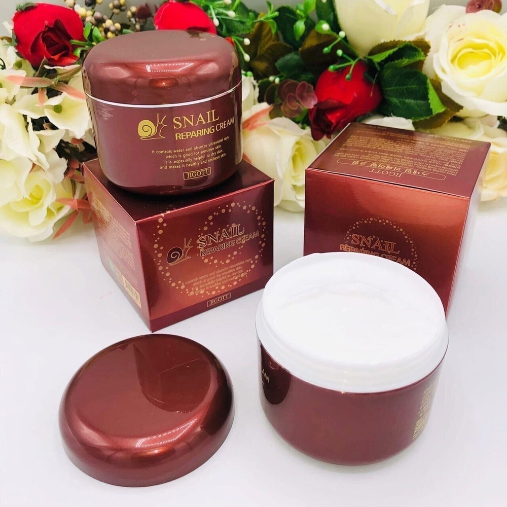 Восстанавливающий антивозрастной крем для лица Jigott Snail Repair Cream с муцином