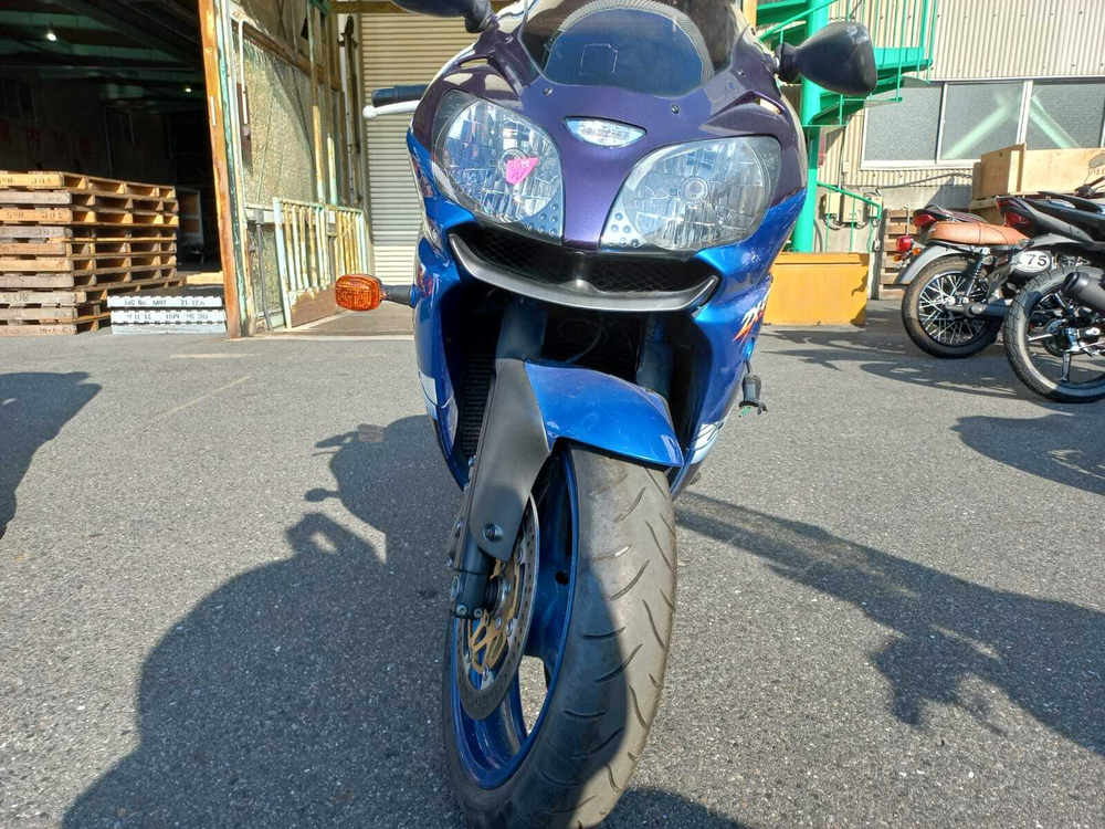 Kawasaki NINJA ZX-9R JKAZX900EEA015557