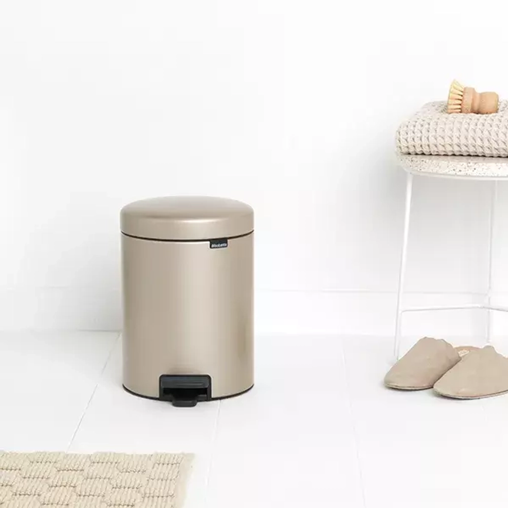 Brabantia - Контейнер для мусора NewIcon Metallic Gold 5л / артикул   304422  / GTIN 8710755304422