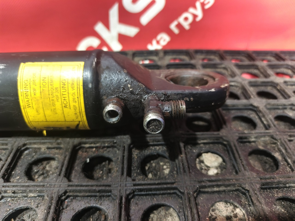 Цилиндр подъёма кабины