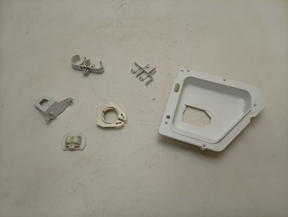 WLF20181CE/18 кт38 Пластиковые элементы для стиральной машины Bosch б/у